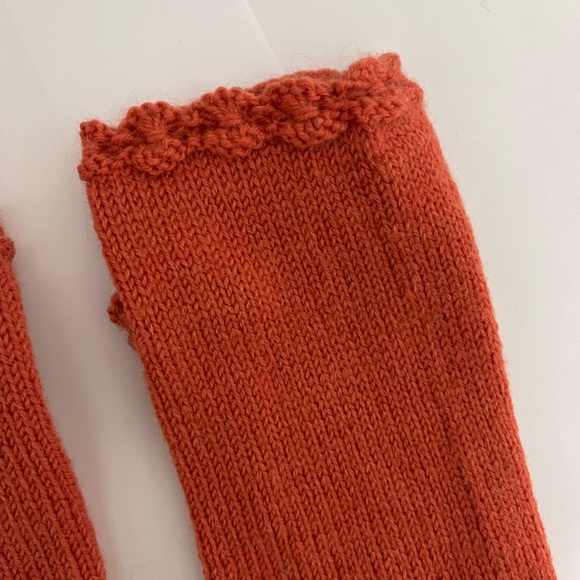 Dee’s Loominary, hand knitted, wool blend fingerless gloves. - Picture 3 of 3
